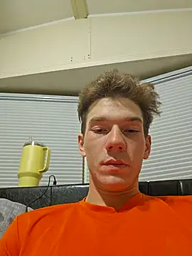 Snapshot of Greekgo123 chatting on 8, 3, 2025 Greekgo123 online show from 8, 3, 2025