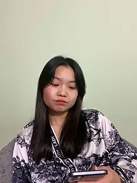 Maeve2k5 online show from 4, 1, 2025