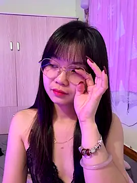 Maeve2k5 online show from 3, 10, 2025