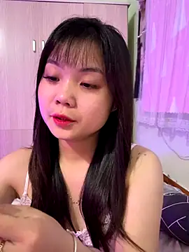 Maeve2k5 online show from 19, 10, 2025