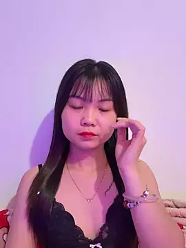 Maeve2k5 online show from 9, 11, 2025