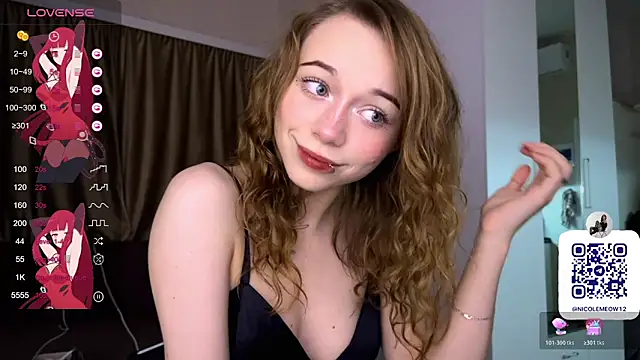 Snapshot of _SofiaBrown chatting on 22, 12, 2025 SofiaBrown online show from 22, 12, 2025