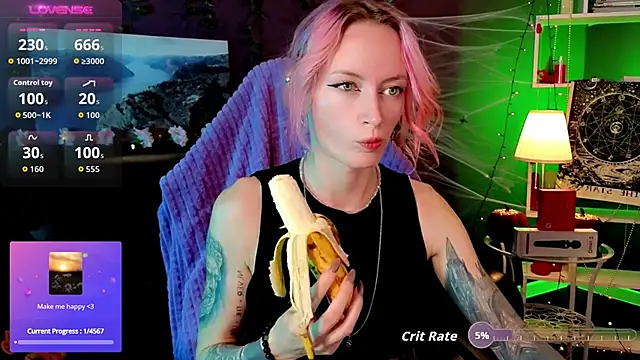 Snapshot of _HelenCarter chatting on 4, 11, 2025 HelenCarter online show from 4, 11, 2025