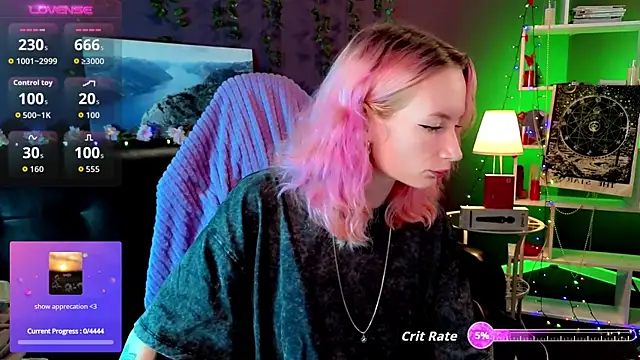 Snapshot of _HelenCarter chatting on 15, 11, 2025 HelenCarter online show from 15, 11, 2025