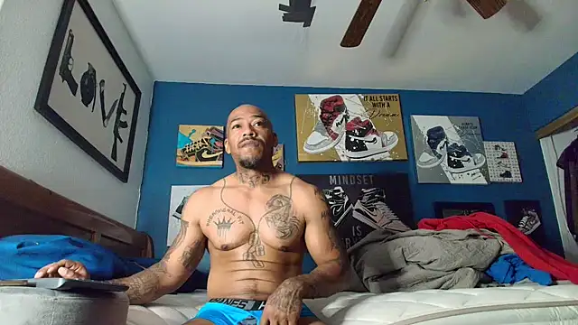 Snapshot of athephenomenal1 chatting on 19, 11, 2025 athephenomenal1 online show from 19, 11, 2025