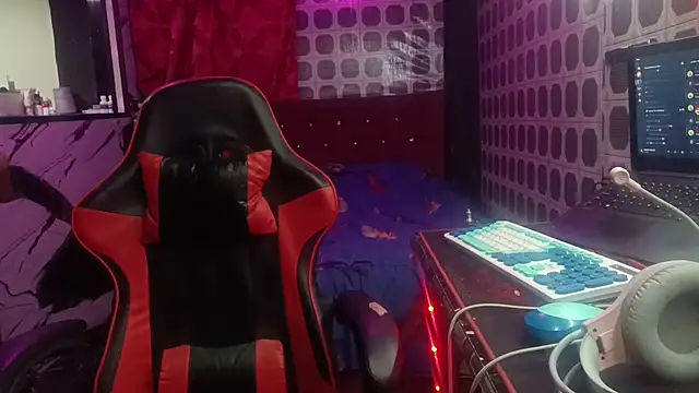 AdelinaMiran90 online show from 5, 3, 2026