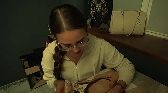 luxie milady online show from 15, 12, 2024