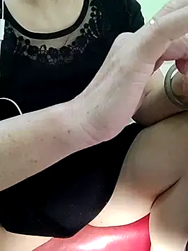 Snapshot of Hangem111 chatting on 12, 4, 2026 Hangem111 online show from 12, 4, 2026