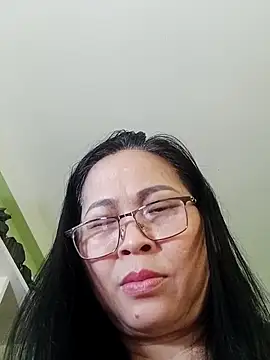 Snapshot of Hangem111 chatting on 15, 4, 2026 Hangem111 online show from 15, 4, 2026