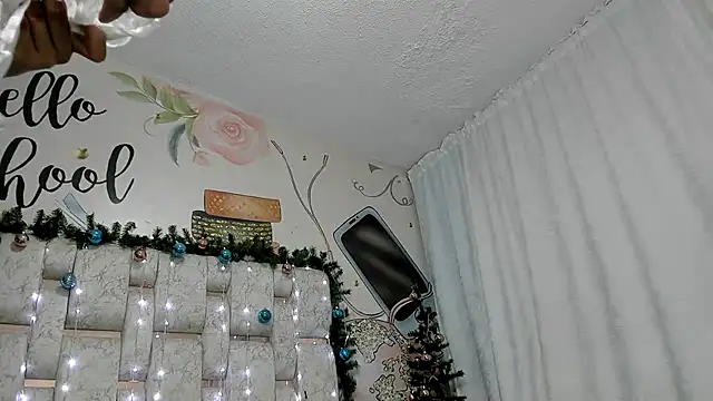 Snapshot of EMMA_SWEETT1 chatting on 18, 12, 2024 EMMA SWEETT1 online show from 18, 12, 2024