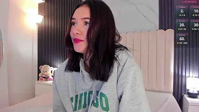 KatDreams  online show from 4, 10, 2025