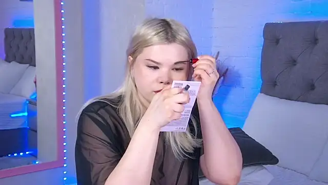 Born to Blow online show from 16, 1, 2025