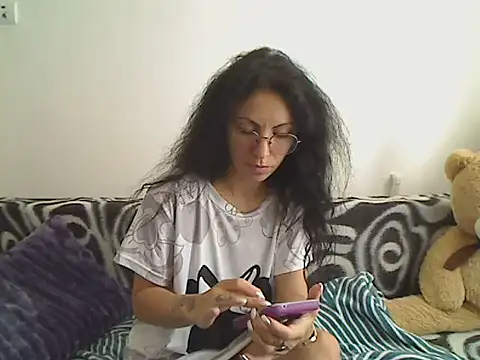 Emmatoo online show from 4, 4, 2026