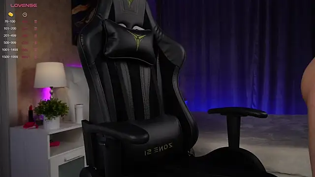 Snapshot of Amely_Young chatting on 22, 1, 2025 Amely Young online show from 22, 1, 2025