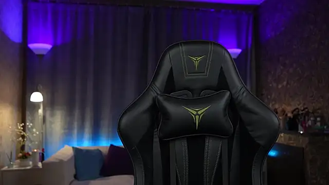 Snapshot of Amely_Young chatting on 21, 3, 2025 Amely Young online show from 21, 3, 2025