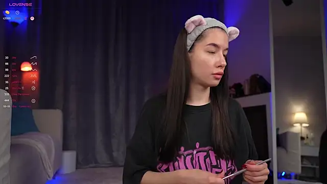 Snapshot of Amely_Young chatting on 11, 9, 2025 Amely Young online show from 11, 9, 2025