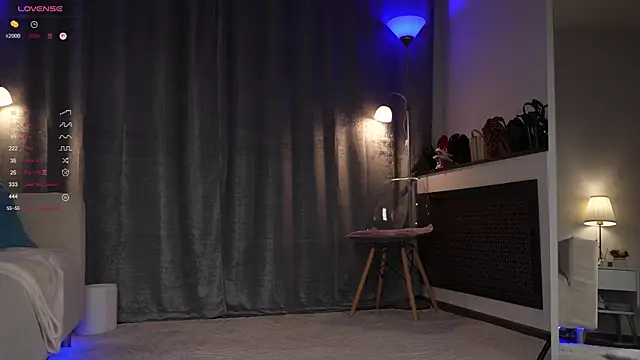 Snapshot of Amely_Young chatting on 15, 9, 2025 Amely Young online show from 15, 9, 2025