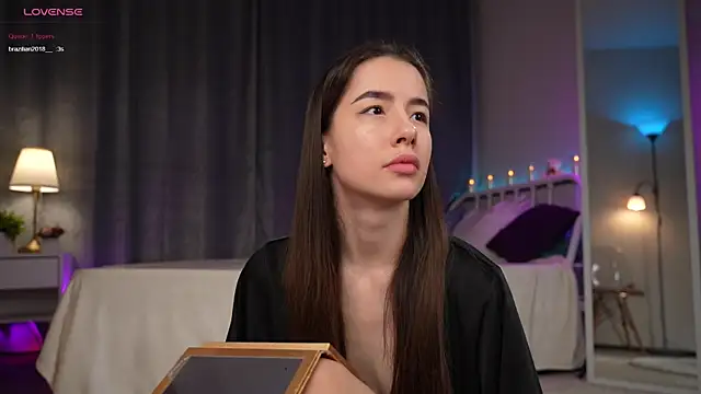 Snapshot of Amely_Young chatting on 13, 11, 2025 Amely Young online show from 13, 11, 2025