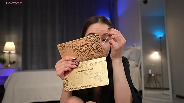 Snapshot of Amely_Young chatting on 14, 11, 2025 Amely Young online show from 14, 11, 2025