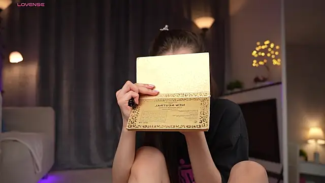 Snapshot of Amely_Young chatting on 19, 2, 2026 Amely Young online show from 19, 2, 2026