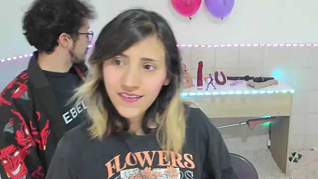 Snapshot of linnie_ chatting on 21, 9, 2025 linnie  online show from 21, 9, 2025