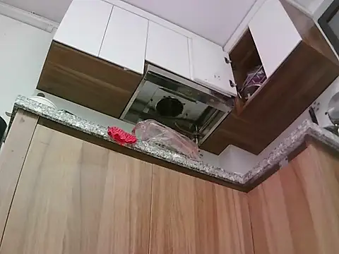 -SingleMom- online show from 8, 10, 2025