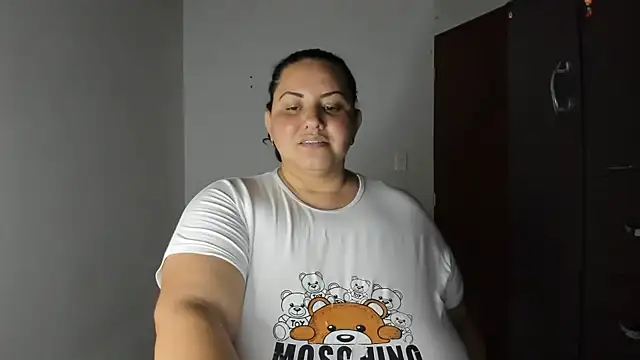 Snapshot of tetasgrandes_karol chatting on 3, 3, 2025 tetasgrandes karol online show from 3, 3, 2025