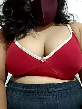 Snapshot of pujav877 chatting on 8, 10, 2025 pujav877 online show from 8, 10, 2025