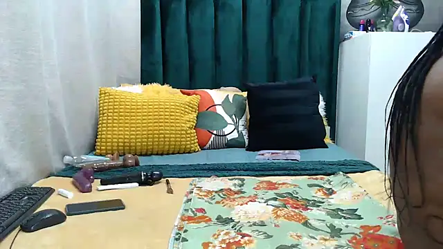 Snapshot of GaggingQueenxx chatting on 14, 9, 2025 GaggingQueenxx online show from 14, 9, 2025