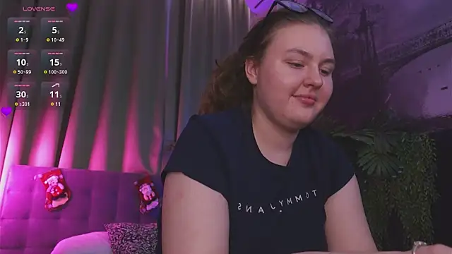 Mia  Peach online show from 8, 12, 2024