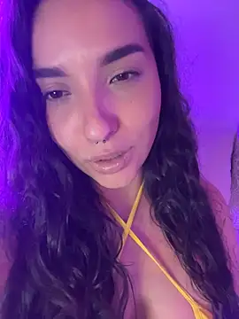 Snapshot of ThaliaRivera_ chatting on 6, 5, 2026 ThaliaRivera online show from 6, 5, 2026