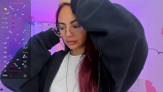 Snapshot of sophiecherry_ chatting on 11, 1, 2025 sophiecherry online show from 11, 1, 2025