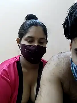 Snapshot of IND_COUPLE1 chatting on 23, 12, 2024 IND COUPLE1 online show from 23, 12, 2024