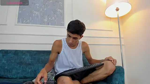 Snapshot of Lucian_Davi chatting on 27, 9, 2025 Lucian Davi online show from 27, 9, 2025