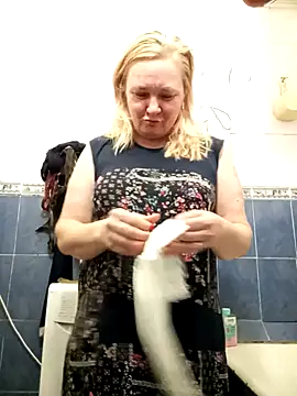 Snapshot of HelenaGlossX chatting on 11, 12, 2024 HelenaGlossX online show from 11, 12, 2024