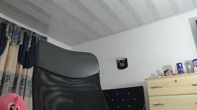 sweet cutetras22 online show from 13, 3, 2025