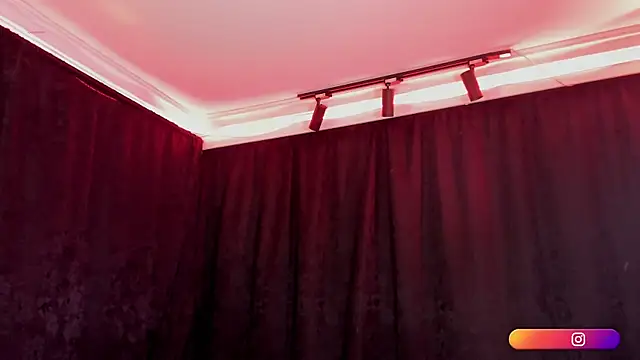 Snapshot of MiaKnox chatting on 1, 5, 2026 MiaKnox online show from 1, 5, 2026