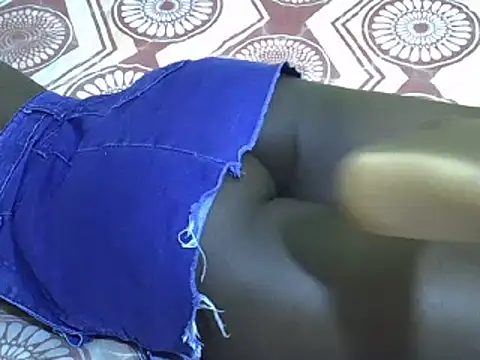 queenbarbie1 online show from 18, 2, 2025