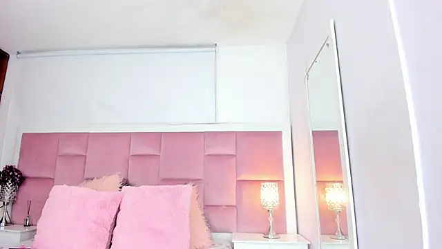 DaphneLloyd online show from 19, 12, 2024