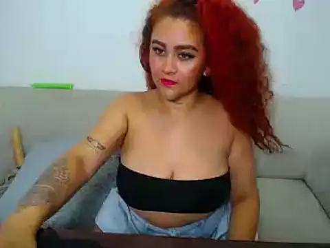 Snapshot of loly_bigbooty4u chatting on 19, 12, 2024 loly bigbooty4u online show from 19, 12, 2024
