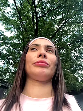 Snapshot of Accole chatting on 10, 9, 2025 Accole online show from 10, 9, 2025