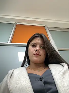 Victoriabecker online show from 12, 11, 2025