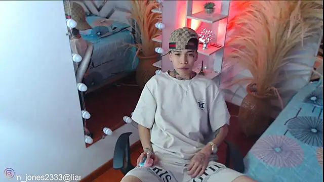 Jonesliam23 online show from 2, 11, 2025