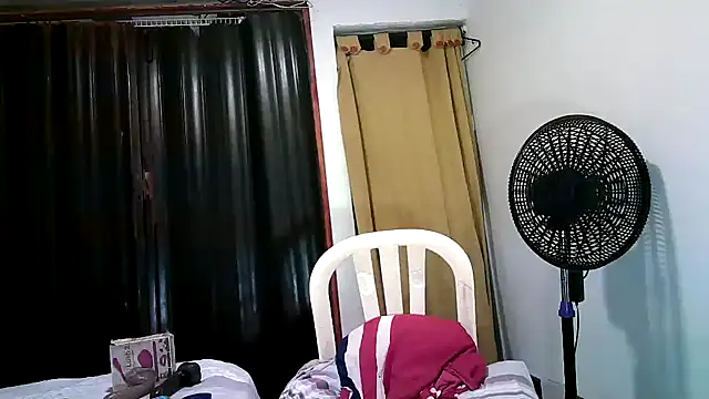 kimmiemm online show from 27, 2, 2025