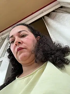 Snapshot of luisa_curli chatting on 31, 5, 2026 luisa curli online show from 31, 5, 2026