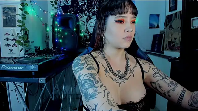 Snapshot of Demongirl6666 chatting on 21, 2, 2025 Demongirl6666 online show from 21, 2, 2025