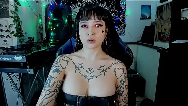 Snapshot of Demongirl6666 chatting on 27, 2, 2025 Demongirl6666 online show from 27, 2, 2025