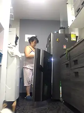 Sweeetness Milf online show from 15, 12, 2024