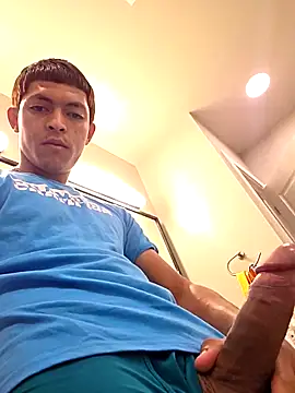 Yoko0381 online show from 4, 11, 2025