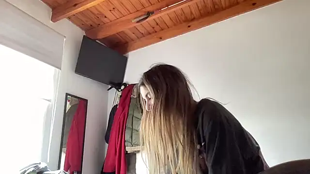 Snapshot of Lolykush chatting on 4, 10, 2025 Lolykush online show from 4, 10, 2025